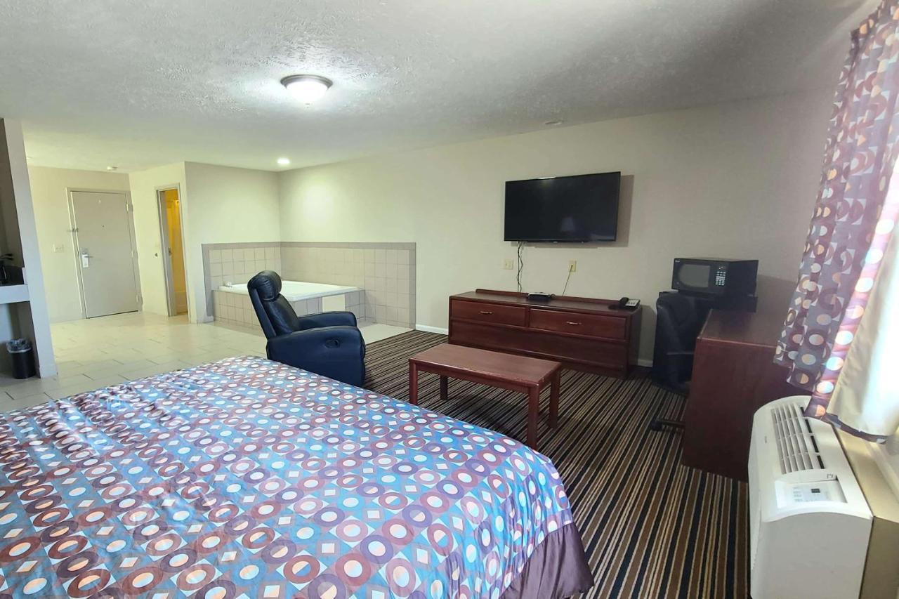 Desoto Inn & Suites Missouri Valley Экстерьер фото