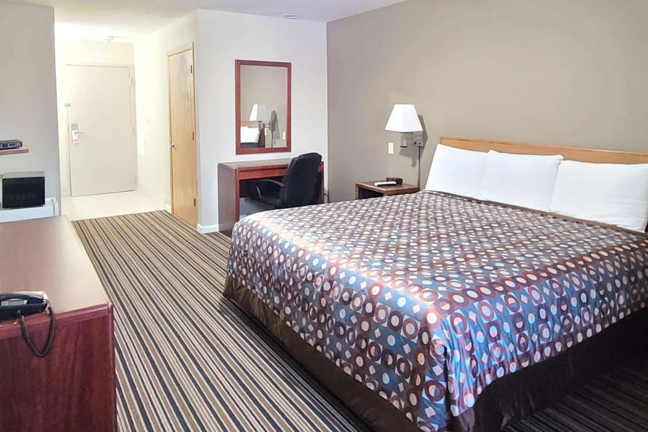 Desoto Inn & Suites Missouri Valley Экстерьер фото