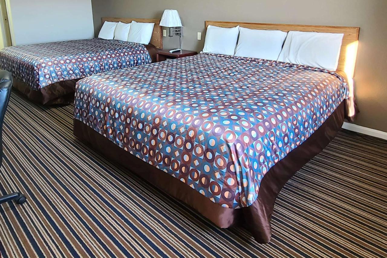 Desoto Inn & Suites Missouri Valley Экстерьер фото