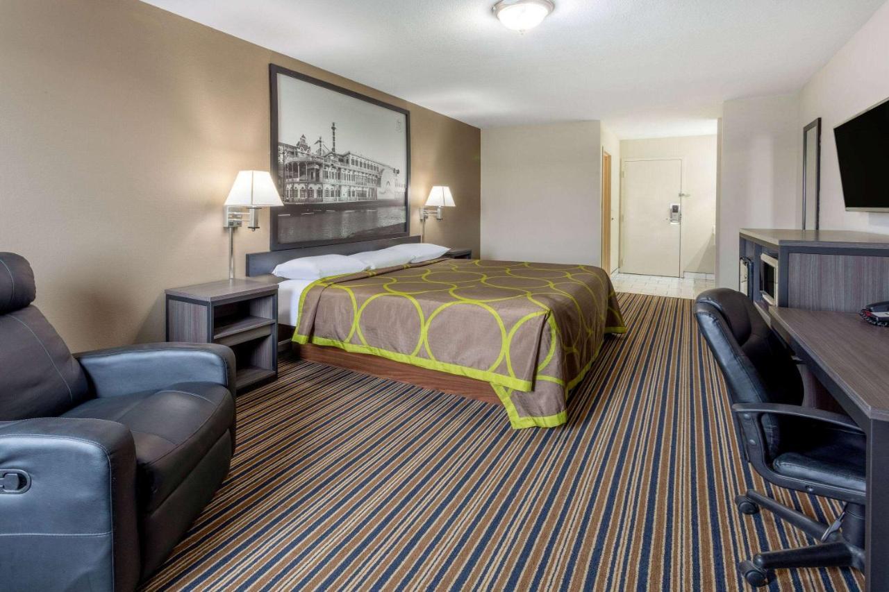 Desoto Inn & Suites Missouri Valley Экстерьер фото