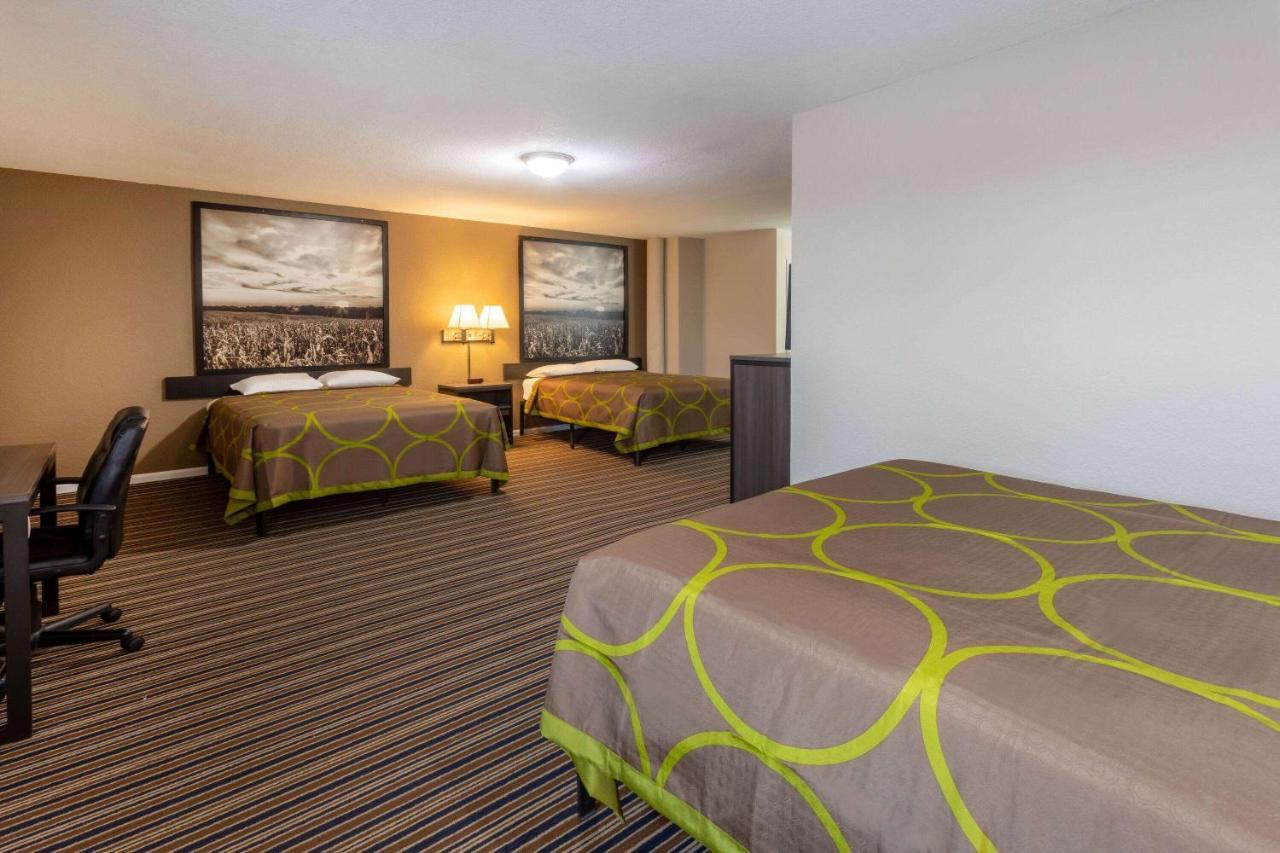 Desoto Inn & Suites Missouri Valley Экстерьер фото