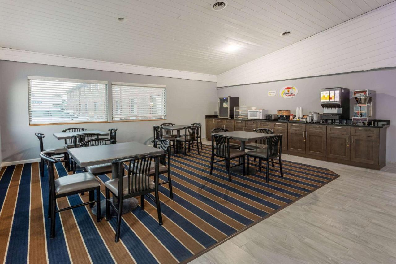 Desoto Inn & Suites Missouri Valley Экстерьер фото