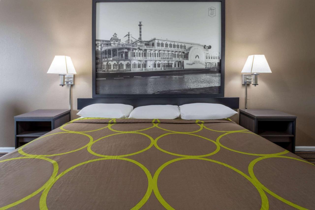 Desoto Inn & Suites Missouri Valley Экстерьер фото
