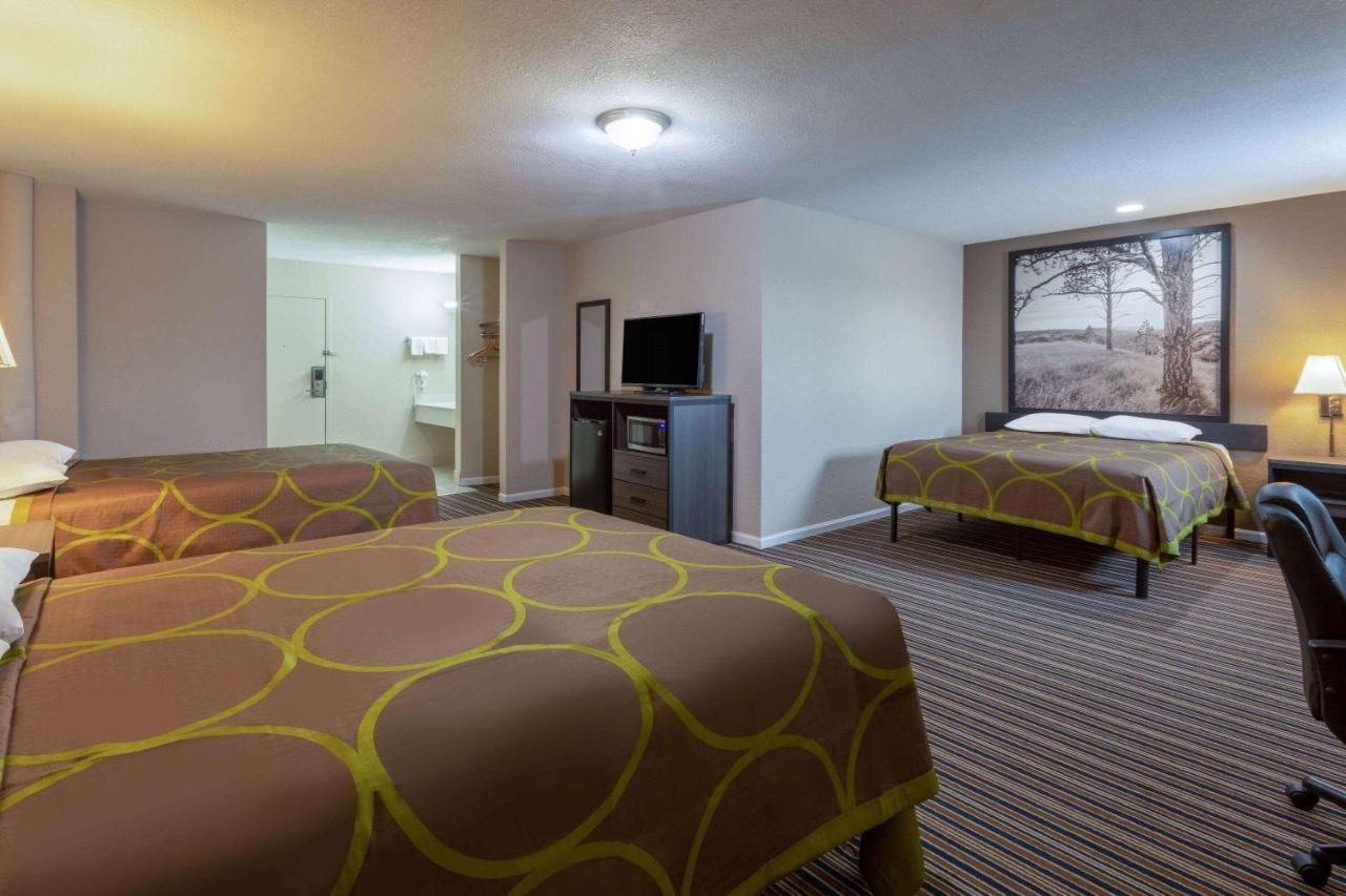 Desoto Inn & Suites Missouri Valley Экстерьер фото