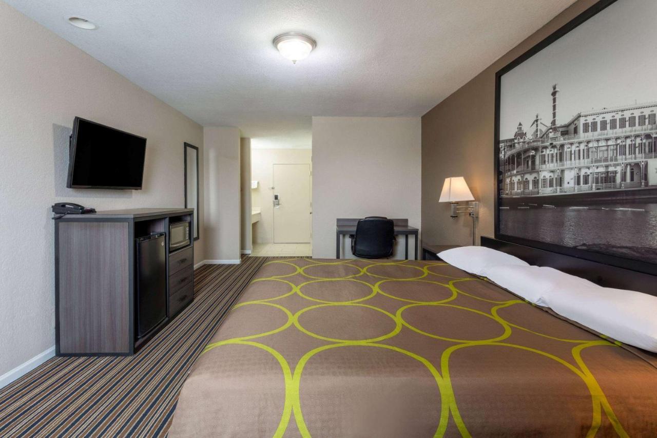 Desoto Inn & Suites Missouri Valley Экстерьер фото