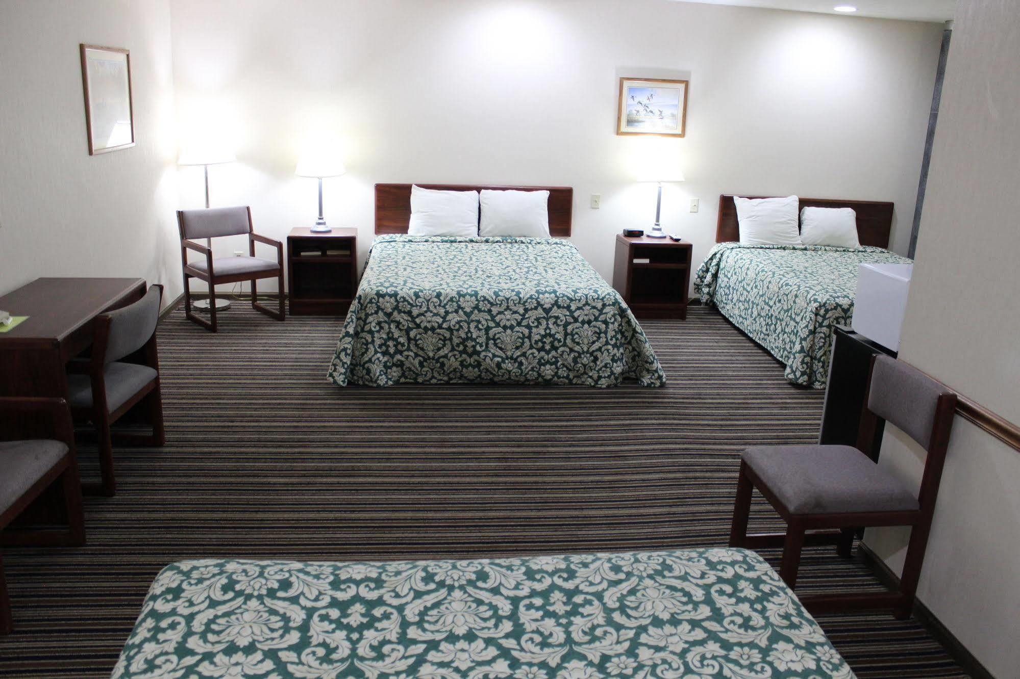 Desoto Inn & Suites Missouri Valley Экстерьер фото