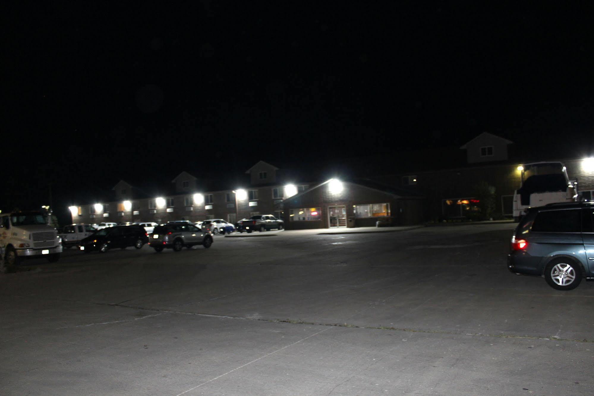 Desoto Inn & Suites Missouri Valley Экстерьер фото