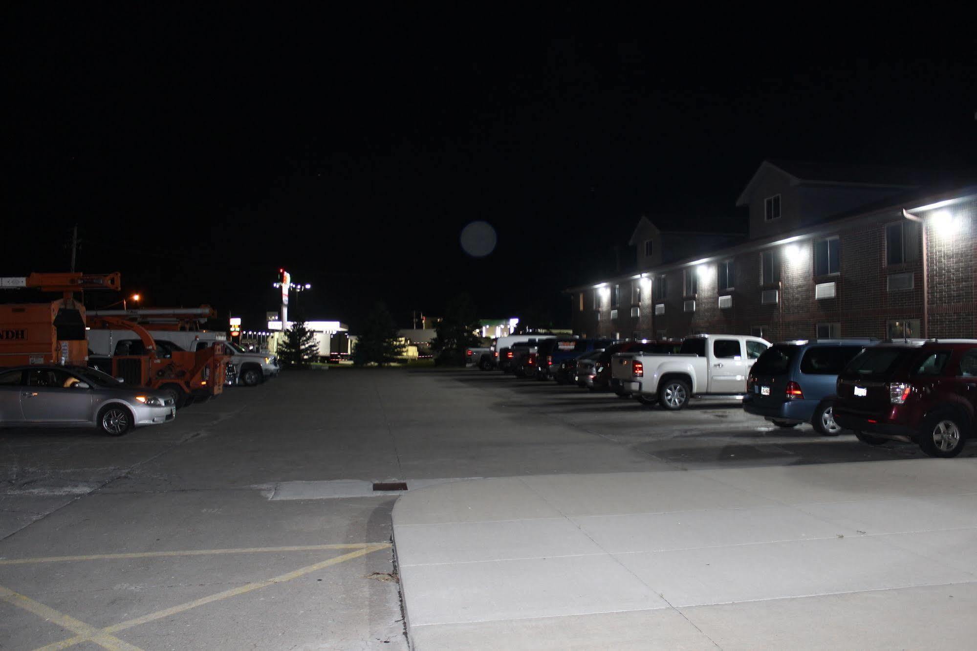 Desoto Inn & Suites Missouri Valley Экстерьер фото
